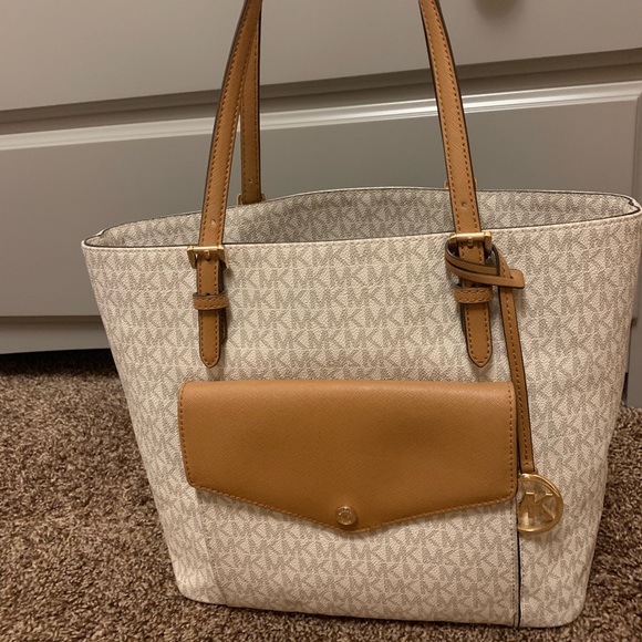 Michael Kors Purse - Picture 1 of 3